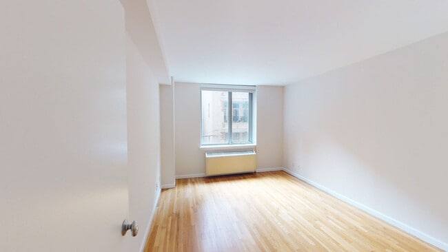 Interior Photo - 21 Chelsea