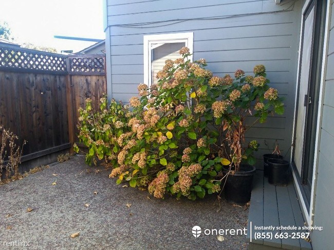 Foto del edificio - 3 br, 2 bath House - 421 Pepper Ave Unit 1