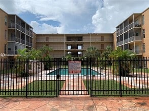 Building Photo - 4848 NW 24th Ct