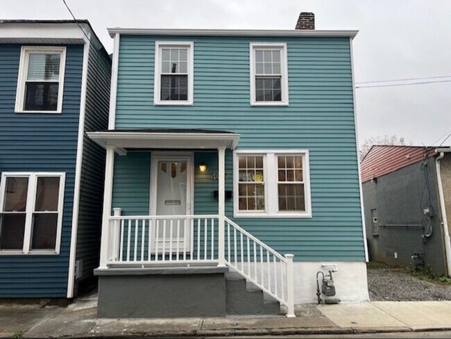 Building Photo - 407 Short Canal St