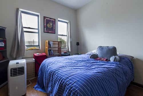 Building Photo - 5233 Metropolitan Ave