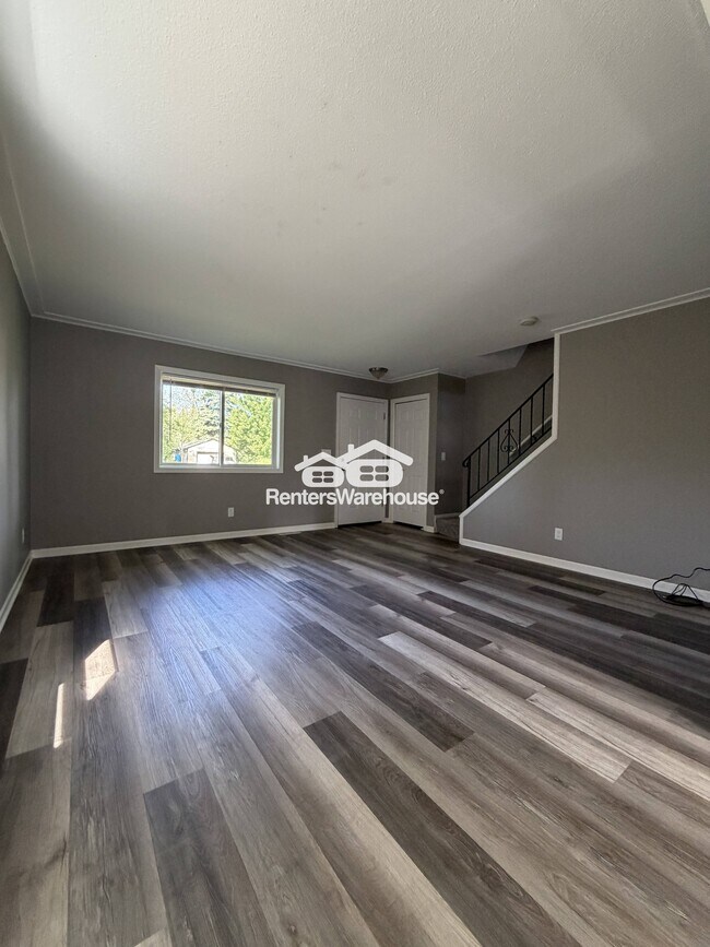 Foto del edificio - 723 Tyler St NE