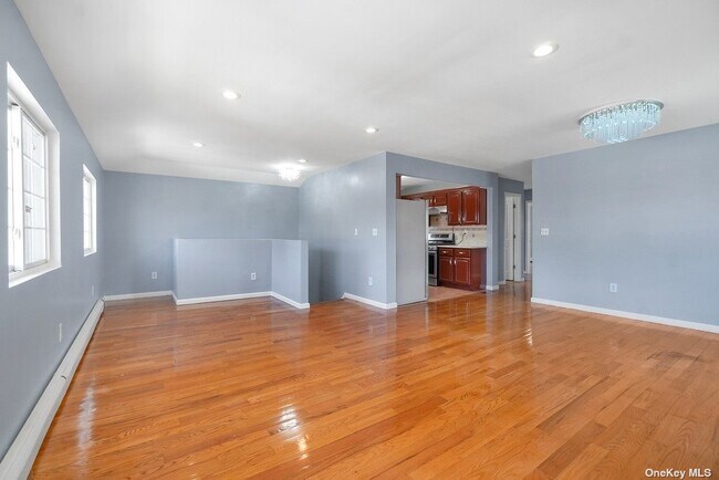 Building Photo - 150-44 113th Ave