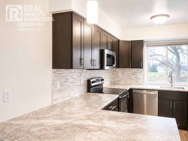 Foto del edificio - Modern Comfort Meets Peaceful Living