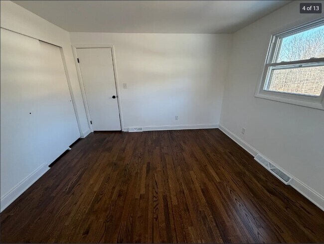 Building Photo - 136-138 Meeker Rd