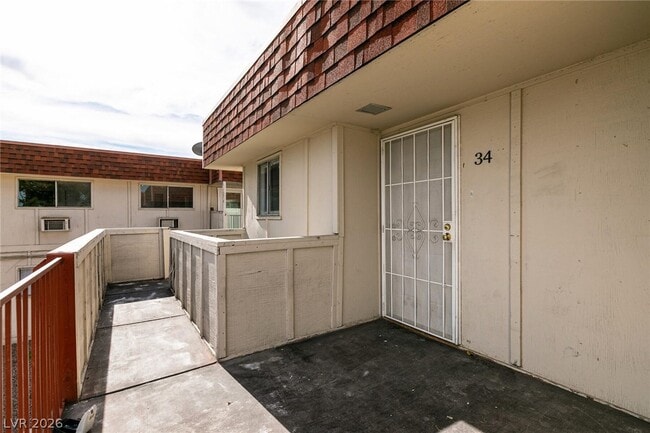 Building Photo - 5404 S Swenson St