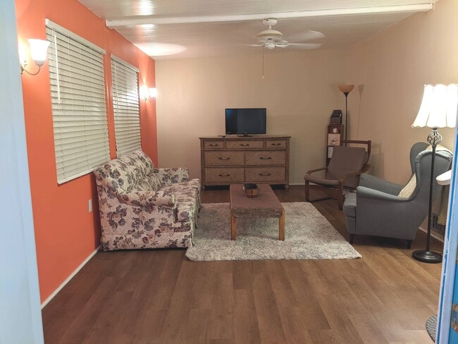 Building Photo - 1475 Flamingo Dr