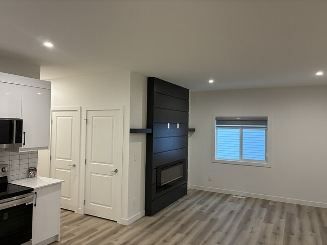 Building Photo - 7814-7891 91 St