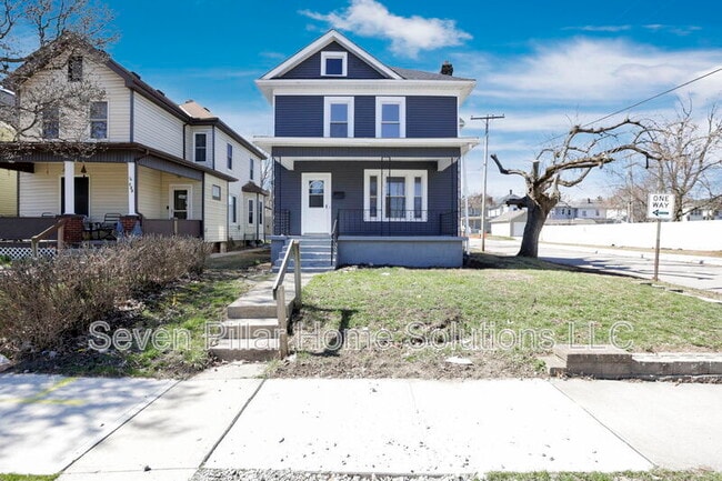 Building Photo - 121 S Terrace Ave