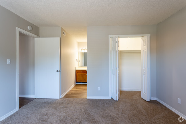 1BR,1BA - Sandalwood Apartments