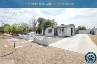 Building Photo - 3225 E Earll Dr