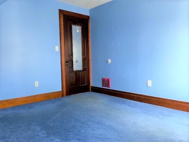 Foto del edificio - 42 Rogers Ave