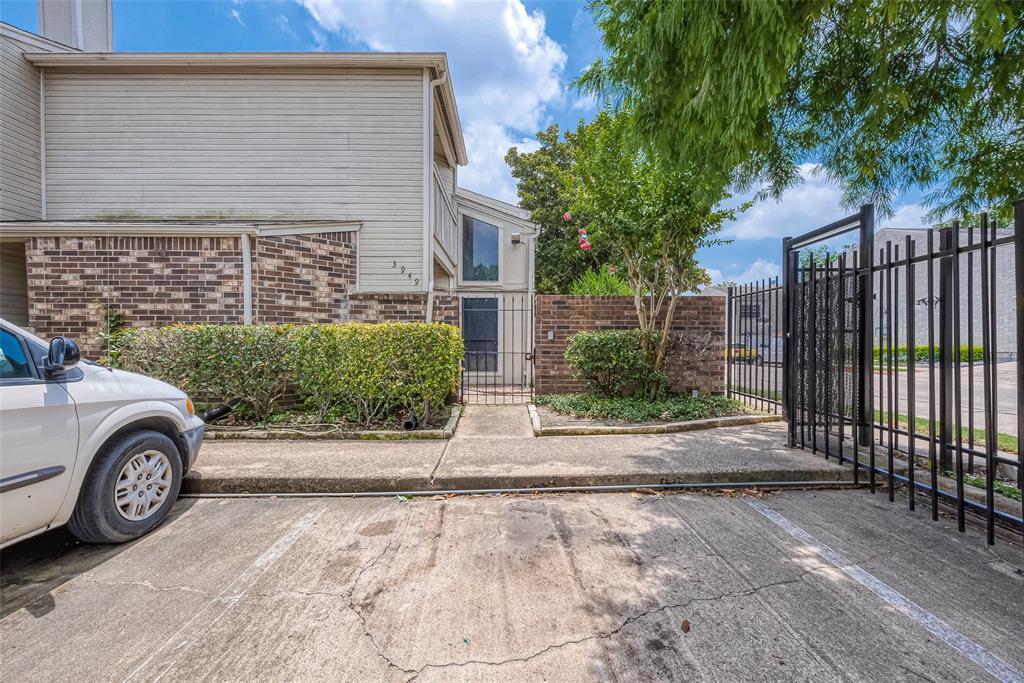 Foto principal - 3949 Tanglewilde St