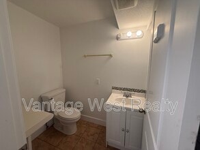 Building Photo - 907-907 Sutherland Ave