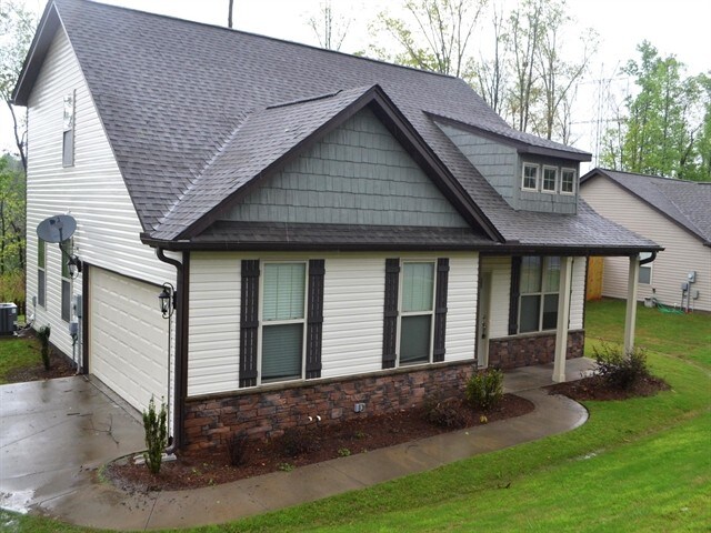 Building Photo - 115 Autumn Hill Road