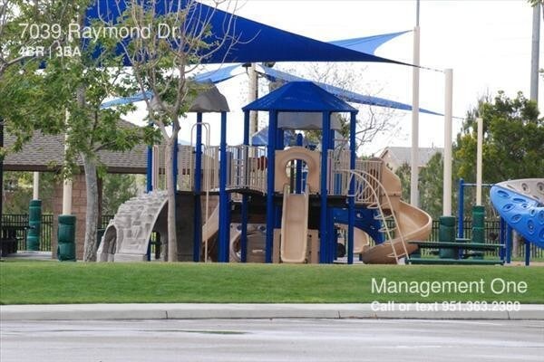 Building Photo - 7039 Raymond Dr
