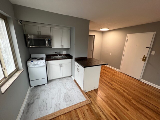 Foto principal - 2519 Indianola Ave