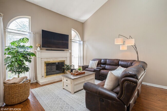Foto del edificio - 707 Clover Hill Ct