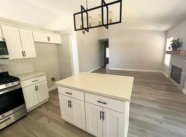 Foto del edificio - 14488 Clemson Ct