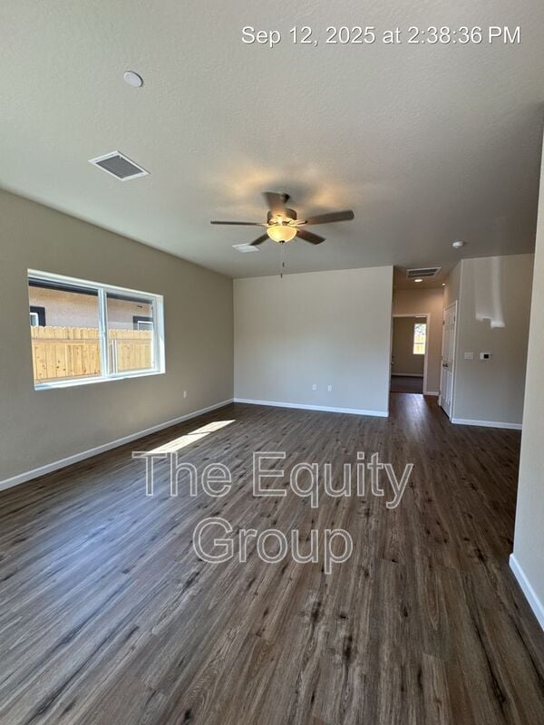 Foto del edificio - 3624 S County Center Dr