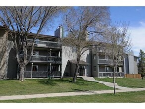 Building Photo - 6212-6180 180 St NW
