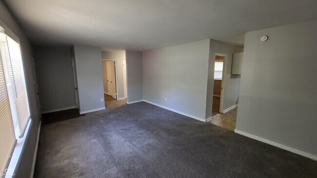 Foto del edificio - 6255 E 25th St