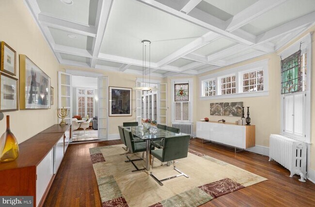 Foto del edificio - 3411 33rd Pl NW