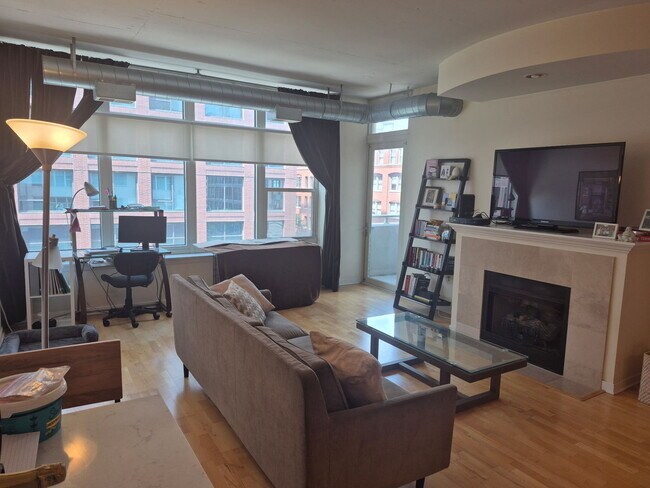 Foto del edificio - 909 W Washington Blvd