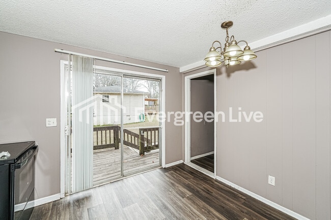 Foto del edificio - 121 Winchester Dr