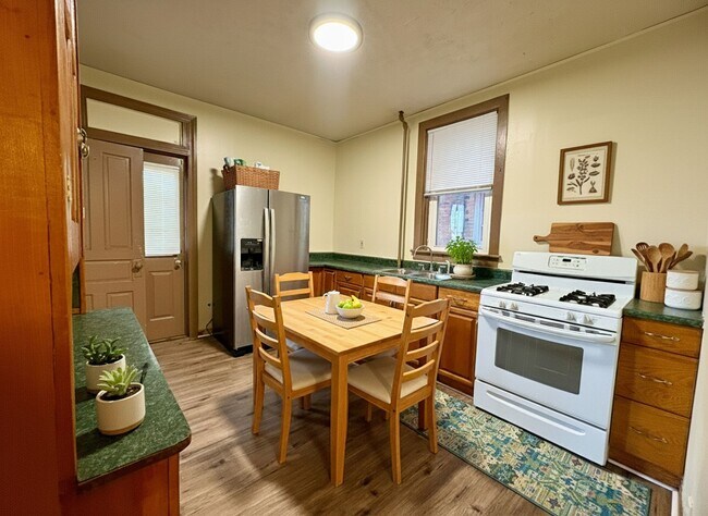 Foto del edificio - 3 Bedroom Single Family Home in Harrisburg!