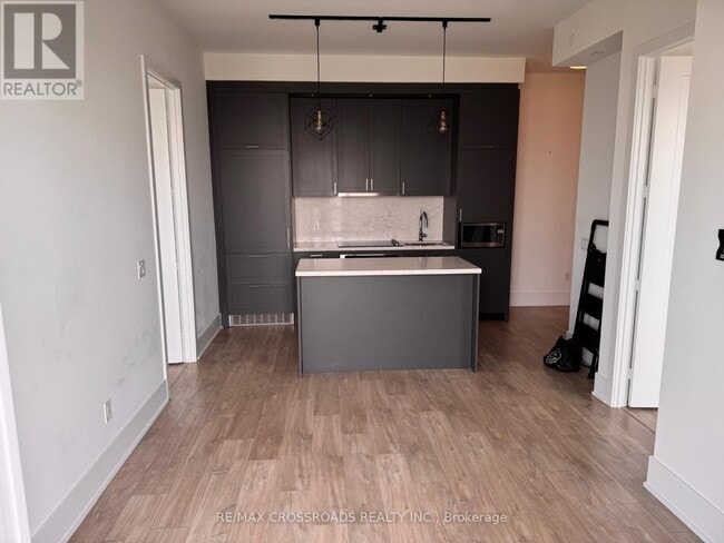 Building Photo - 470 Front St W