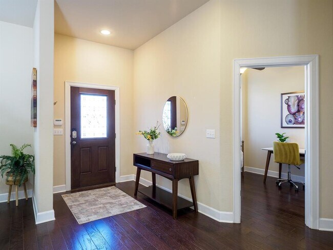 Foto del edificio - 5605 Roosevelt Ave