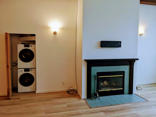Foto del edificio - 417 E Pine St