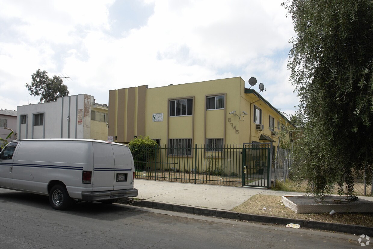 Primary Photo - 5746 Waring Ave