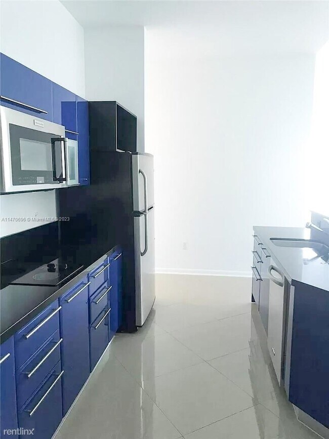Foto del edificio - 1 br, 1.5 bath Condo - 253 NE 2nd St Apt 329