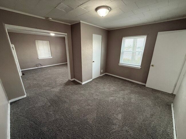 Building Photo - 206 Locust St