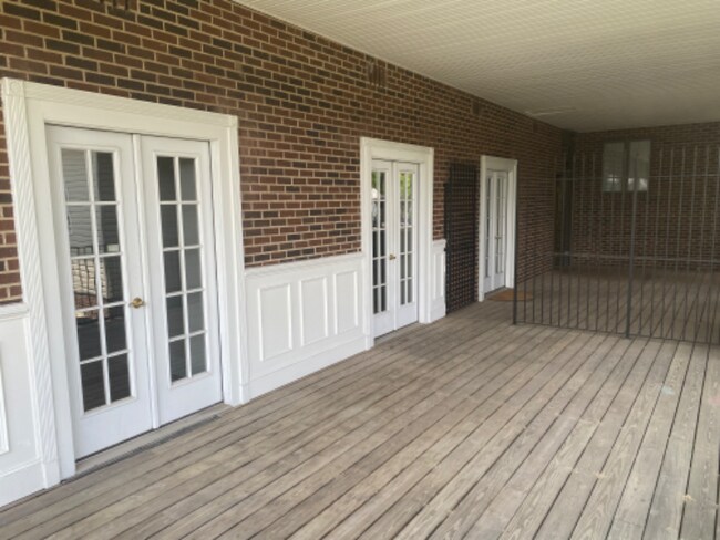 Foto del edificio - 609 S Green St