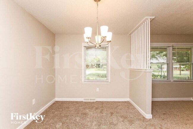 Foto del edificio - 6235 Lynwood Dr NW