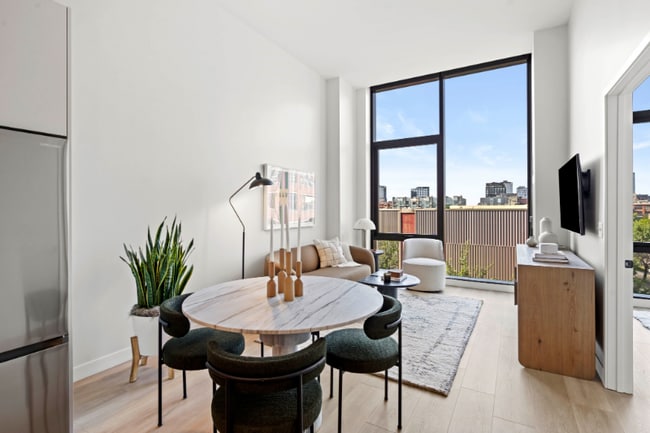 Photo - 1120 W Van Buren St Apartment