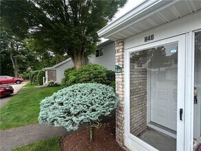 Building Photo - 846 Halifax Dr