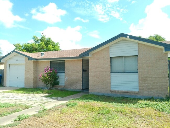 Building Photo - 6422 Beechwood Dr