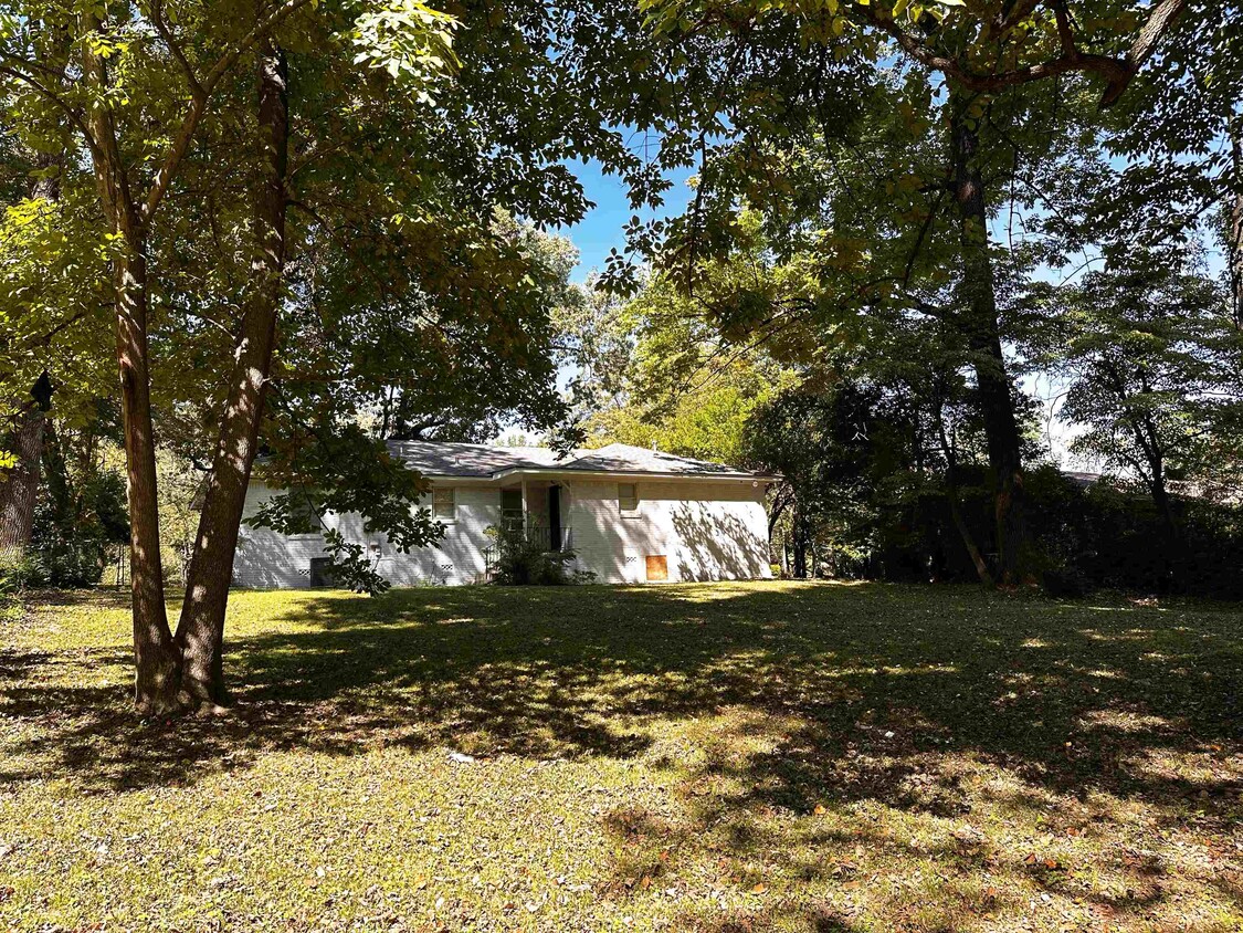 Primary Photo - 3766 Argonne St