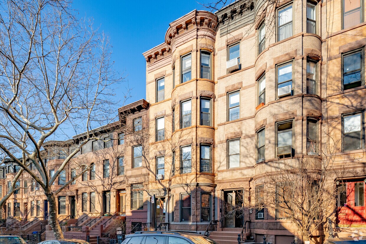 Primary Photo - 377 1st St