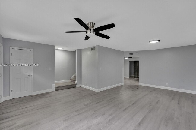Foto del edificio - 5963 NW 25th Ct