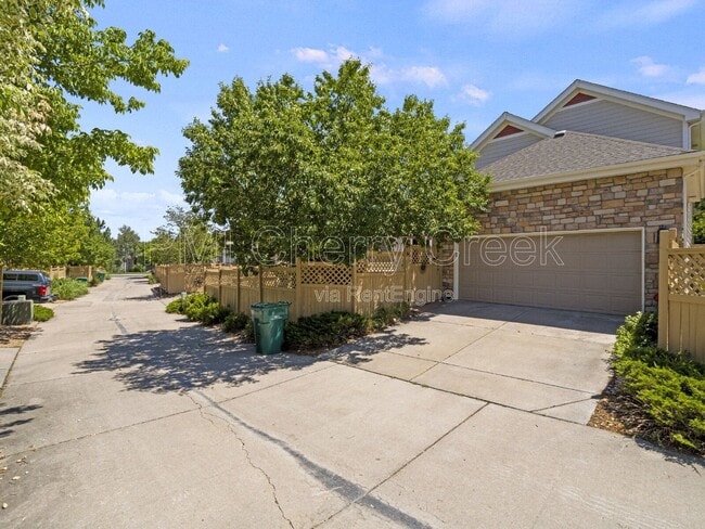 Building Photo - 7021 S Valdai St