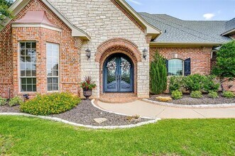 Building Photo - 9514 Park Dr