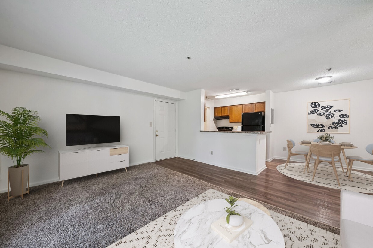 Foto principal - Rolling Meadows Apartments - Tax Credit