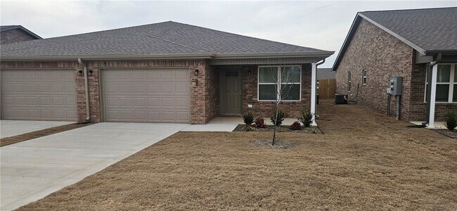 Building Photo - 521 NW 69th Ave