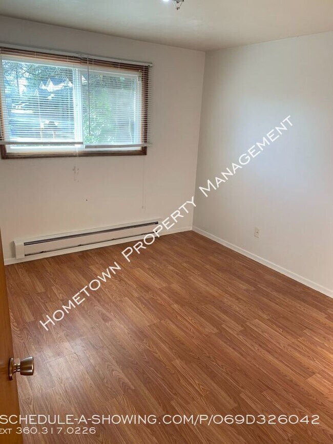 Building Photo - 4520 19th Ave SE