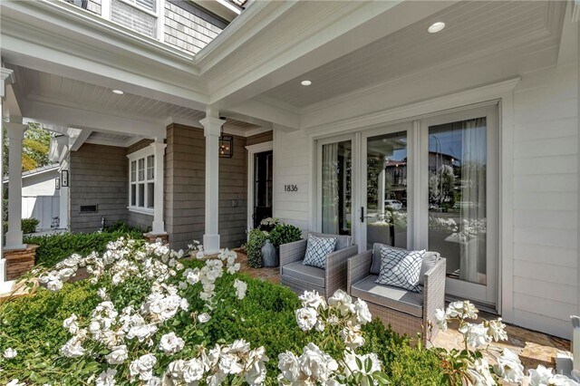 Foto del edificio - 1836 Port Stanhope Pl